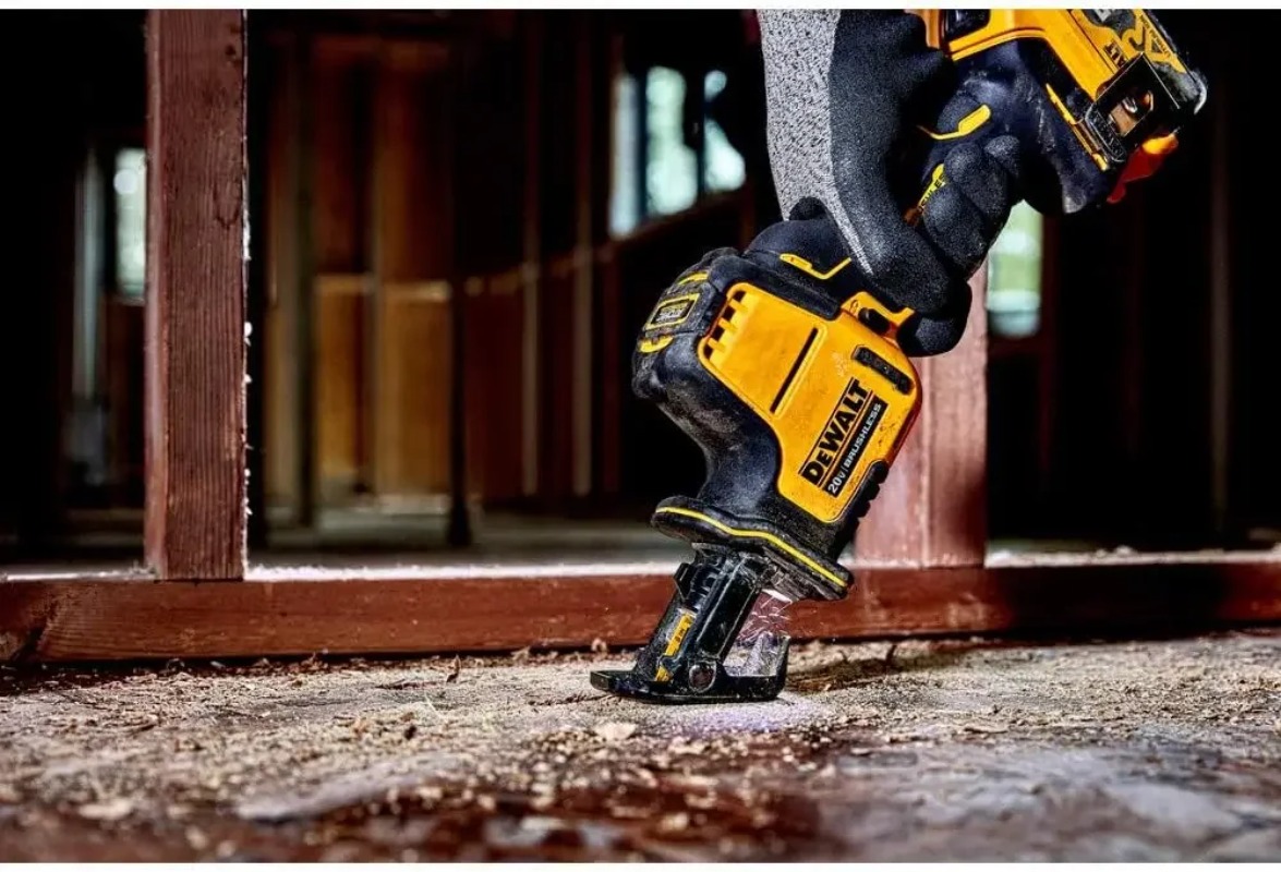 DEWALT DCS369 20V MAX* Gergaji - Woodworking Hand Saw ulasan dan harga